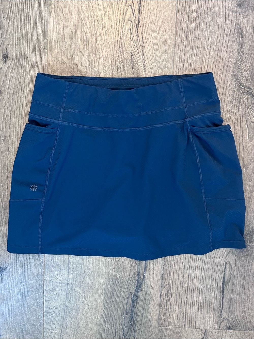 Athleta Turquoise Blue Athletic Skort with Side Pockets - size XS